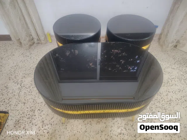طاولات جانبية لون اسود