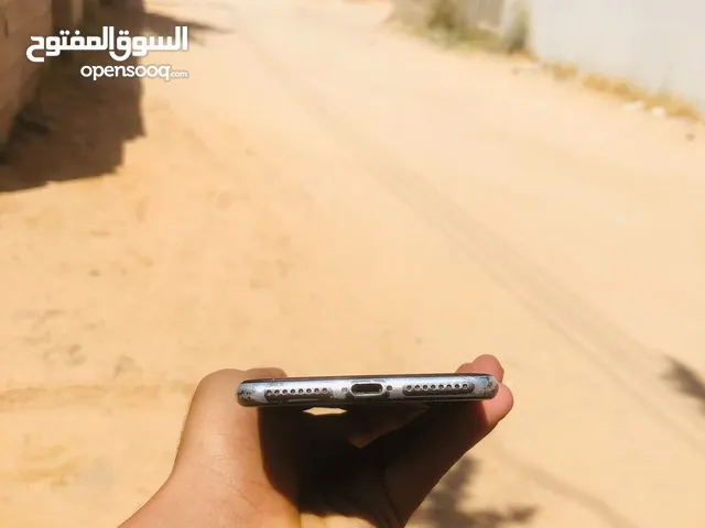 ايفون 8 بلص