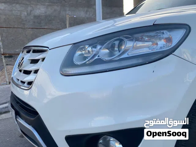 Used Hyundai Santa Fe in Basra
