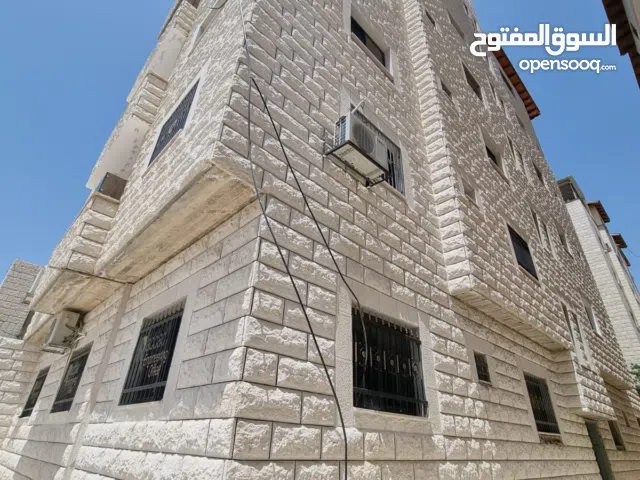 شقة في عمارة الواحة ش نابلس