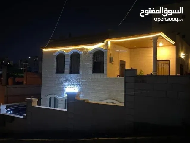 200m2 5 Bedrooms Townhouse for Sale in Zarqa Al Zarqa Al Jadeedeh