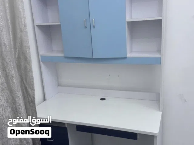 خزانة اطفال بحالة جيدة