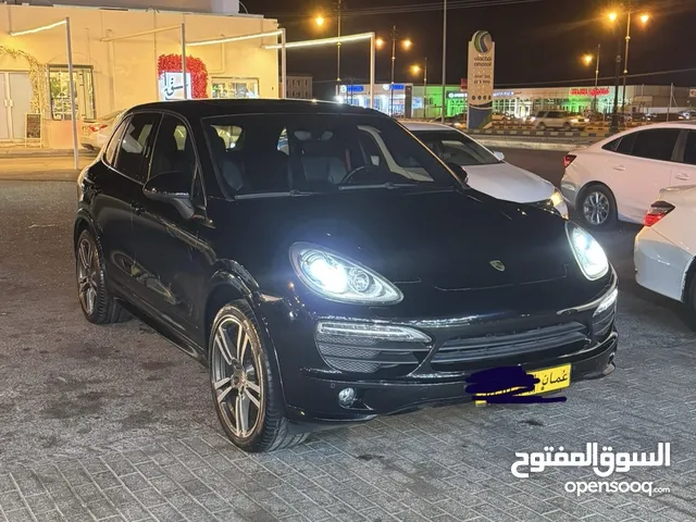 Super Clean Porsche Cayenne S for urgent sale 2013 model