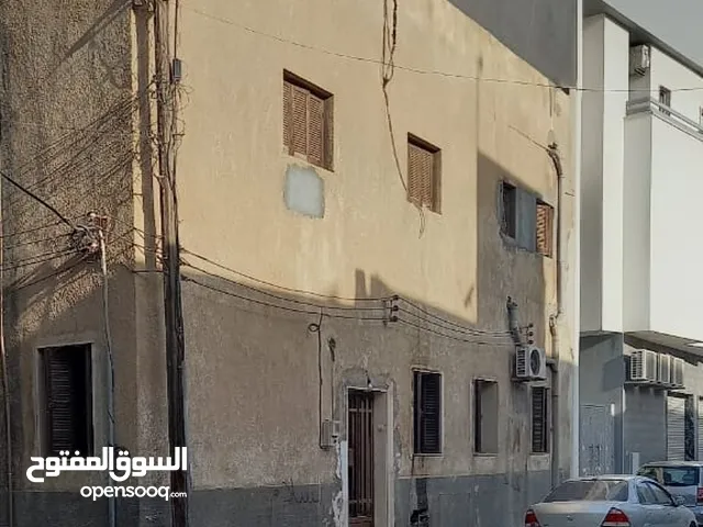 منزل ف سيدي خلفية خلف مسجد سيدي خليفة دورين وملحق  شارع عرضه 8 متر  مساحة المنزل 145 متر