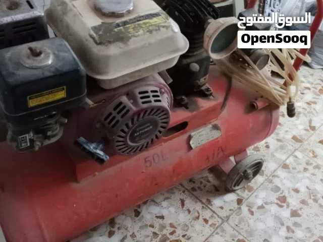 كمبريسر هواء نظيف جداً يشتغل بانزين