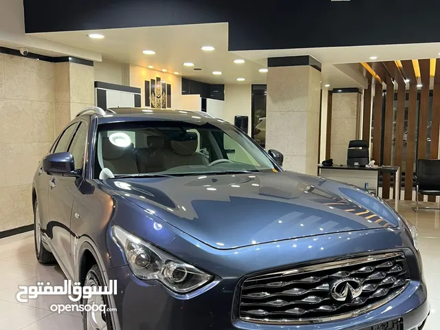 انفنتي FX 35 2011 وارد شركه بسطامي وصاحب عداد قليل 88 الف كيلو فحص كامل فل كامل بحاله الوكاله