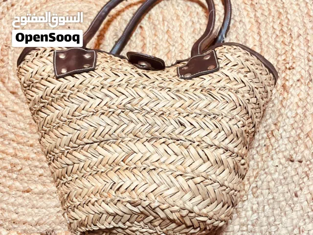 شنط وحقائب للنساء