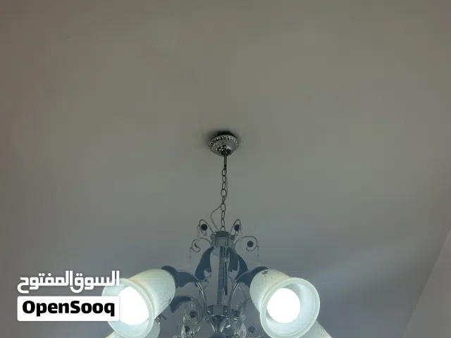 ثريات (5 لمبات) عدد 4، بحالة ممتازة