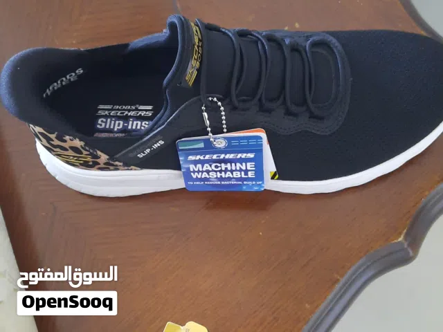 بوت سكتشر الأصلي جديد ستاتي