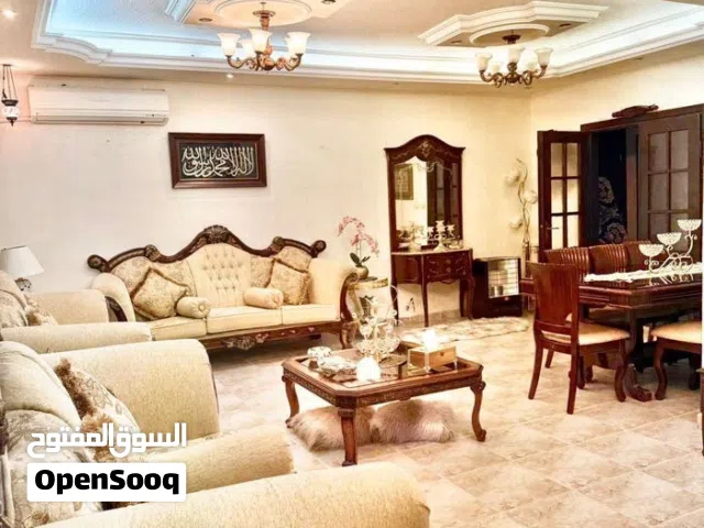 طقم كنب فاخر مع تسريحه فاخره وبوفيه