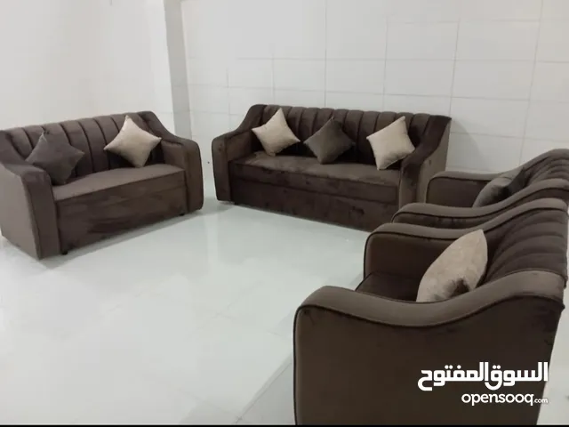 نصنع جميع أنواع الأريكة الجديدة ، والأريكة القديمة نقوم بتغيير الملابس