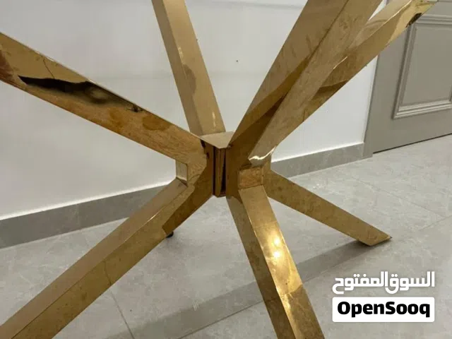طاوله أكل استعمال بسيط