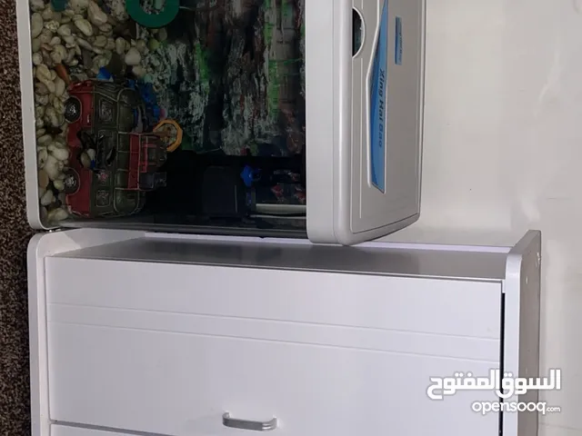 حوض سمك للبيع مع جميع اغراضه جديد ونظيف