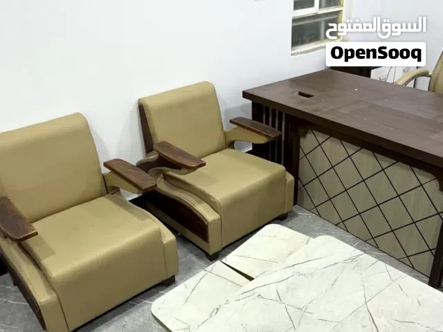 ميز مكتبي للبيع