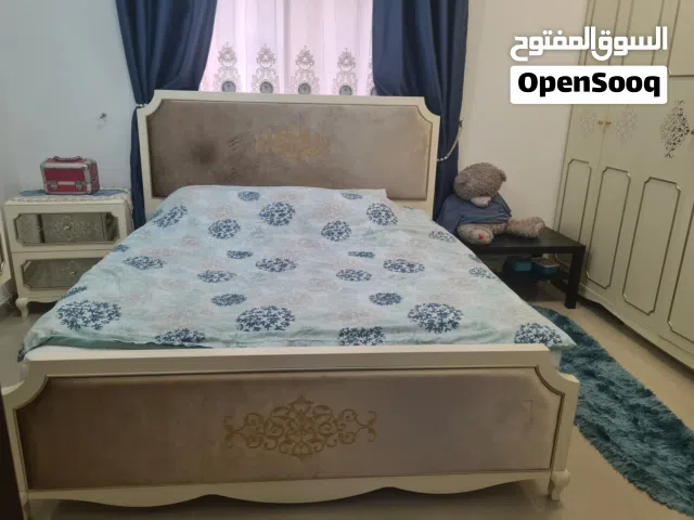 غرفة نوم كاملة بحالة ممتازة من دانوب هوم