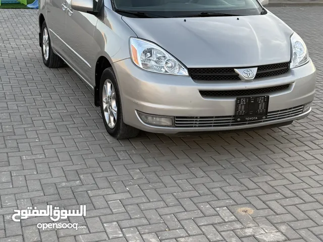 Used Toyota Sienna in Zuwara