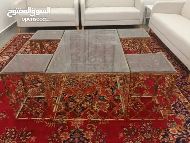 طاولات للبيع