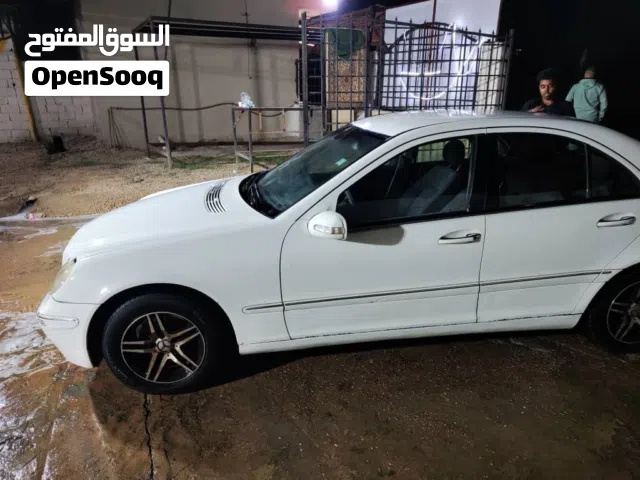2002 مرسيدس بنز الفئة-C C 200