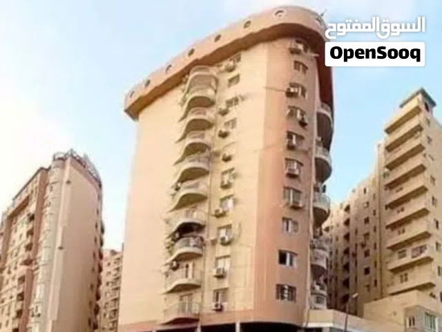 شقة مميزة للإيجار مفروشة بكمبوند جرين تاورز سموحة