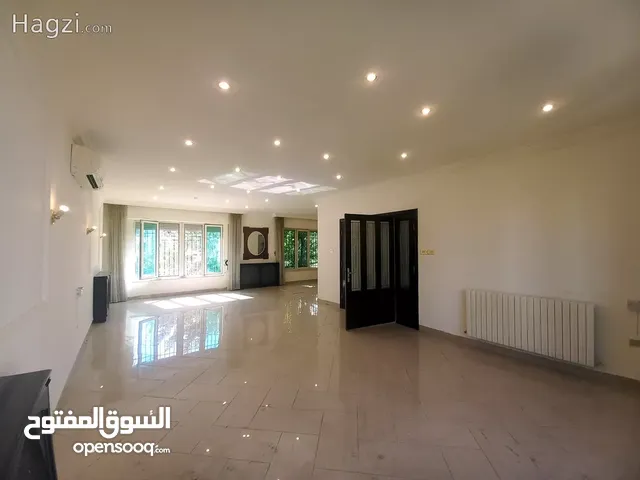 شقة غير مفروشة للإيجار 550م2 ( Property 17530 ) سنوي فقط