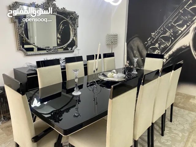 غرقة سفره 10 كراسي بحالة ممتازه للبيع