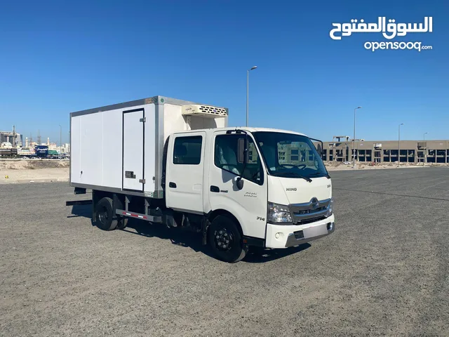 2021 Toyota هاف لوري هينوا دبــل كبينه ثلاجه كريره