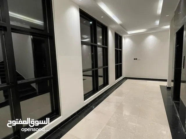 5 Bedrooms Chalet for Rent in Al Madinah Alaaziziyah