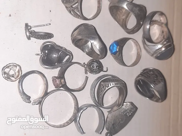 عرطة فضة متنوعة من خواتم قديمة