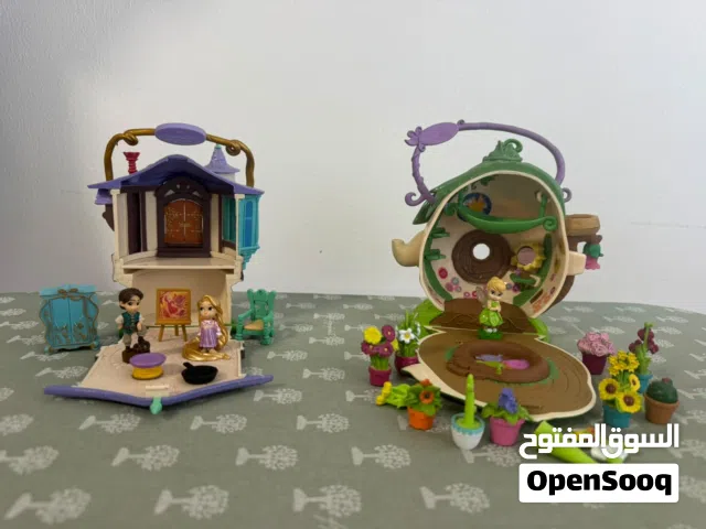 Miniature house thinkerbell/flowers and rapunzel from Disney store