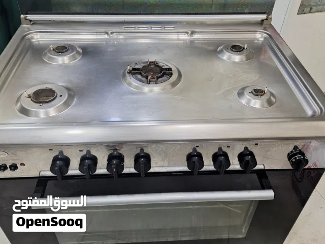 Good condition, 5 burner gass cooker for sale .