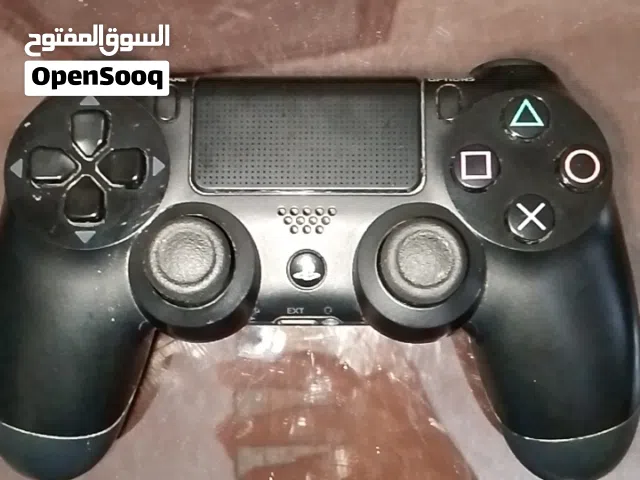 يد بلستيشن فور مستعملة شهر ومافيها مشكلة وكل شي فيها تمام الجاد حياه الله والسعر ثابت