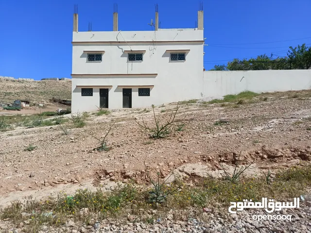 160 m2 4 Bedrooms Townhouse for Sale in Zarqa Shomer