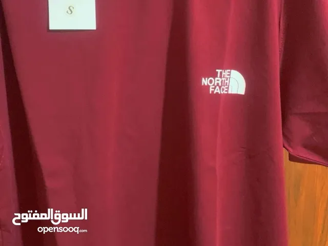 بلوزة وبنطلون براند عالمي قطع جديدة بورقته لون خمري واسود البلوزة قياس s وبنطلون قياس m