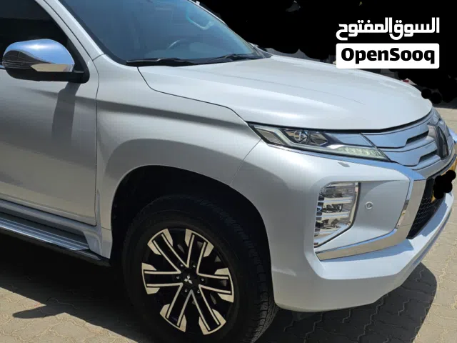 2022 ميتسوبيشي مونتيرو سبورت GLS
