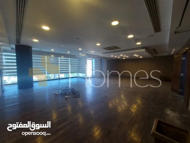 مجمع تجاري من 6 طوابق للايجار في الشميساني، مساحة البناء 2639م