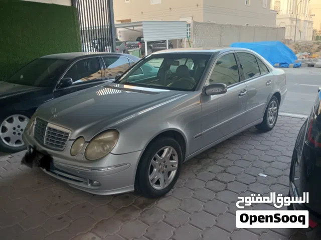 2005 مرسيدس بنز الفئة-E E 200