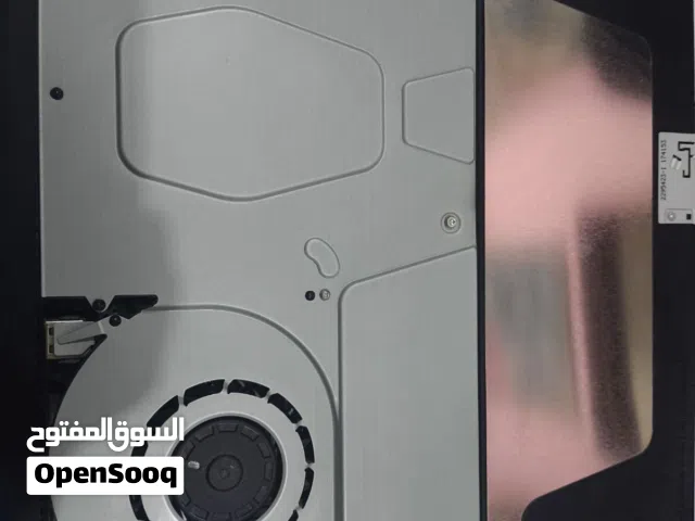 السلام عليكم بلي 4 للبيع بعده جديد ذاكره 1 تيره ويا يده تحكم وحده و3 أقراص gta 5 و وطوبه وريد ديت