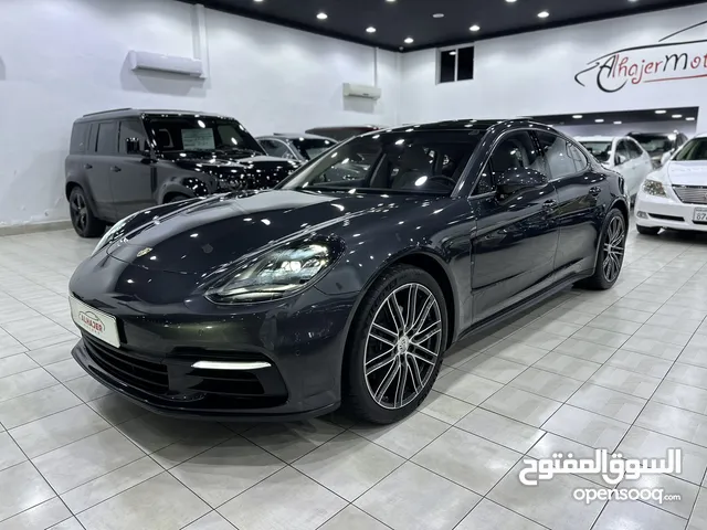 2017 PORSCHE PANAMERA