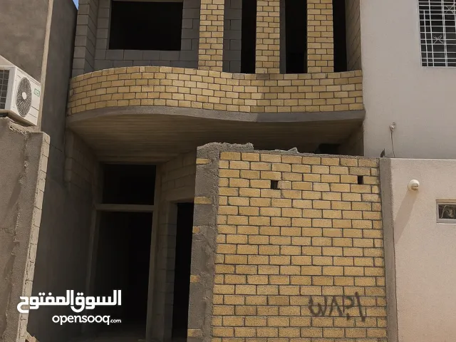 بيت وقف طابقين في المطيحة طابوق مساحة 110 متر