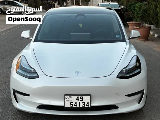 2020 تيسلا موديل 3 Performance