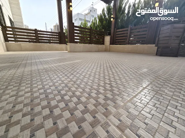 الرابية شقة أرضية للإيجار الفارغ مع تراس ومدخل خاص