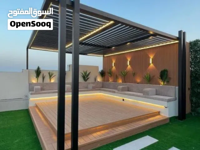 مهندس مظلات خاشبية. حديد. سياج خشبي