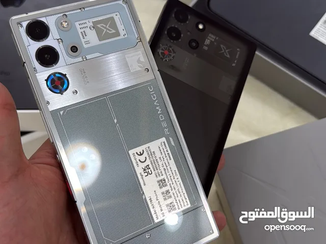 رد ماجيك 10 برو نظيف جدا بحاله الوكاله نسخه شفافه