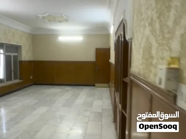 600 m2 5 Bedrooms Villa for Rent in Baghdad Zayona