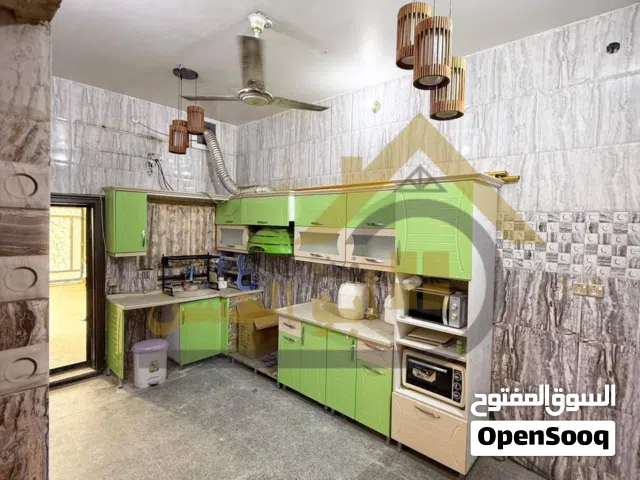 دار للبيع بمساحة 168 وواجهة 8 في حي المهندسين