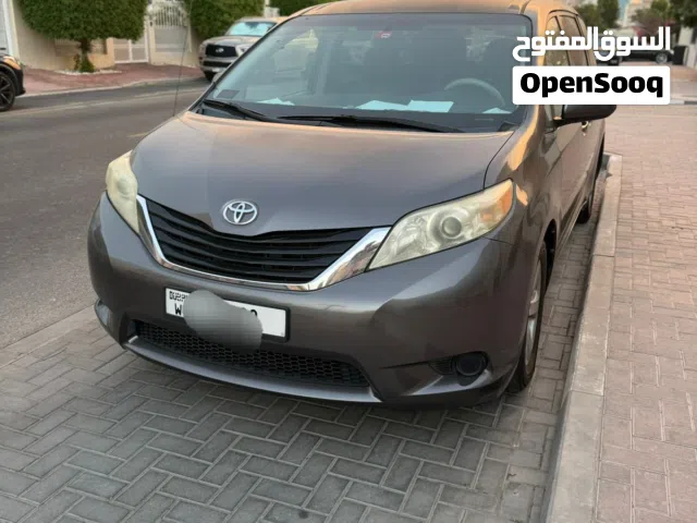 2013 Toyota Sienna LE
