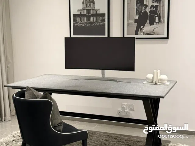 طاولة طعام أو مكتب من الخرسانة الفاخرة (صناعة نيوزيلند  Premium Concrete Dining Table / Desk (NZ)