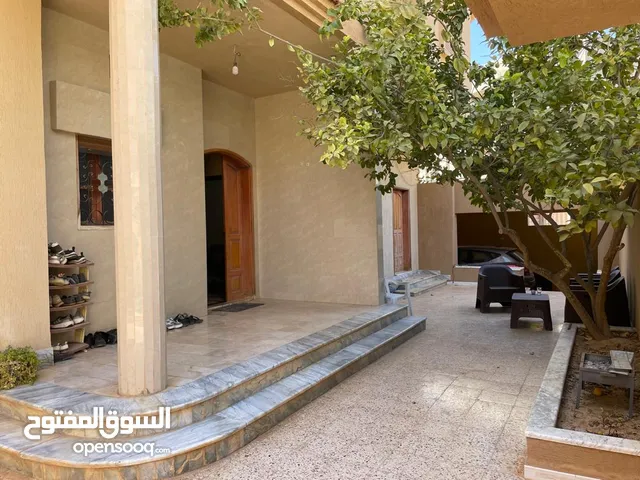 280 m2 More than 6 bedrooms Townhouse for Sale in Al Khums Other