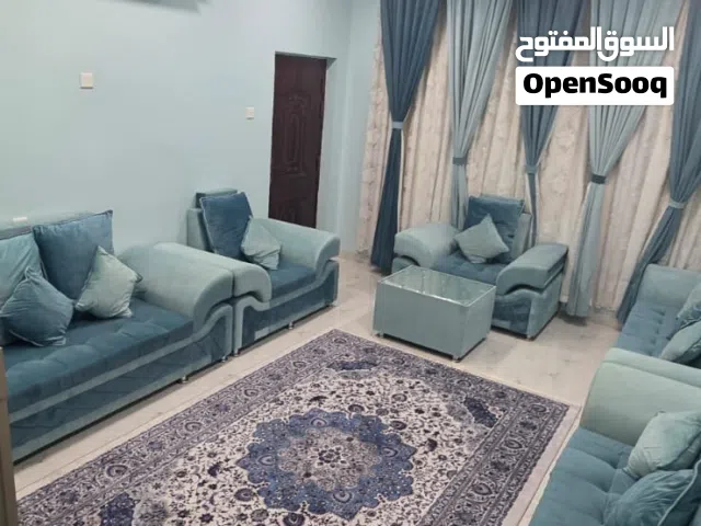 كنب مستعملات بحالة جيدة ونظيفة