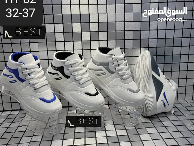 بواتي. كوتش مدرسي متوفره. بمقاساتهاالمطلوبه والمرغوبه. والمطلوبه معروف أن السعرالرسمي 32 الف ريال